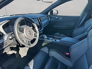 Volvo  Plus Dark