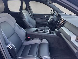 Volvo  Plus Dark