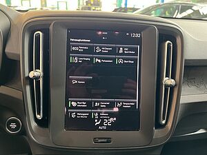 Volvo  Momentum Core