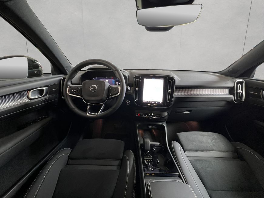 Volvo  Plus Dark