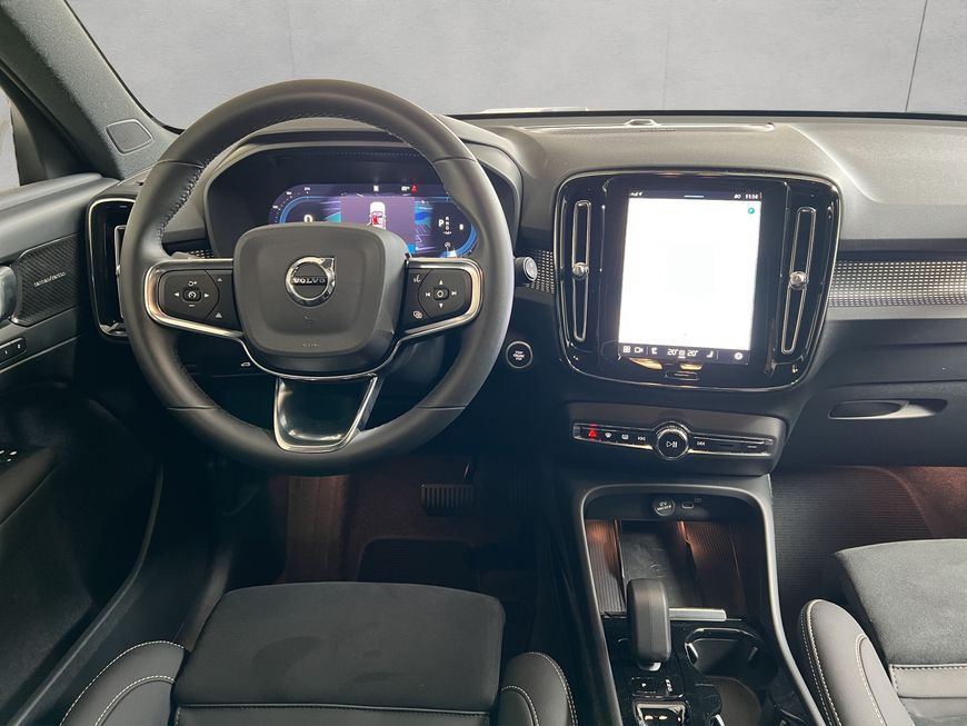 Volvo  Plus Dark