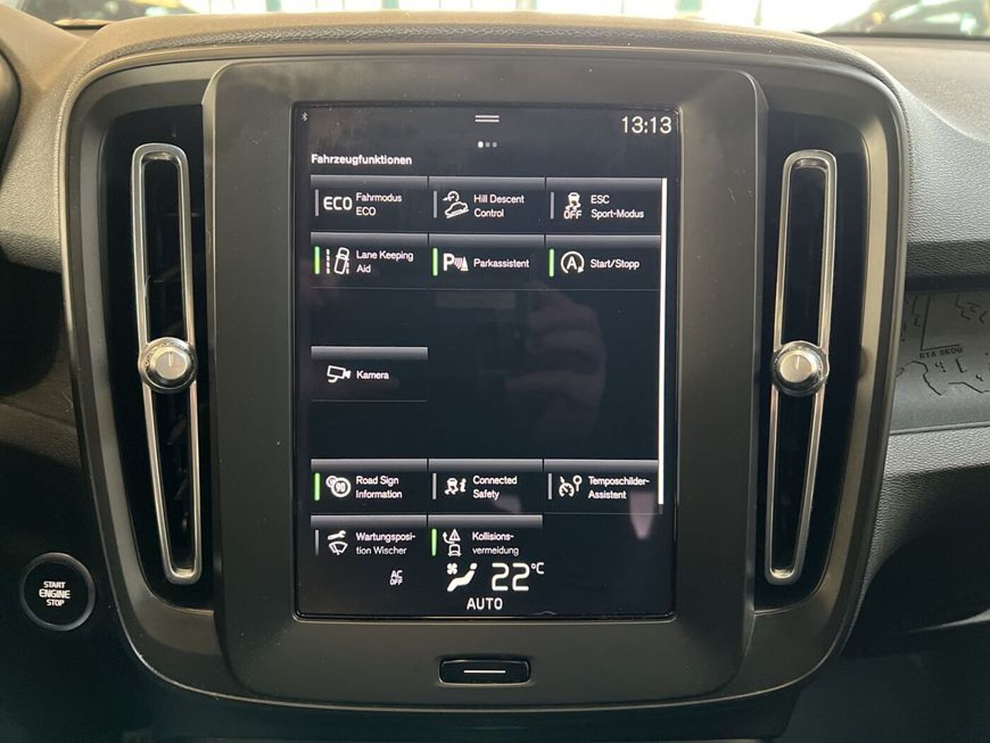 Volvo  T2 Momentum-Core Navi LED AHK Kamera PDCv+h