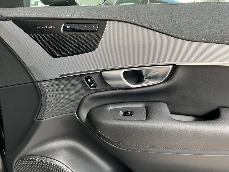 Volvo  Plus Bright
