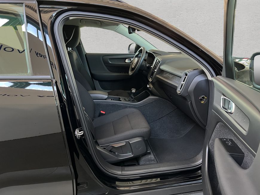 Volvo  Momentum Core