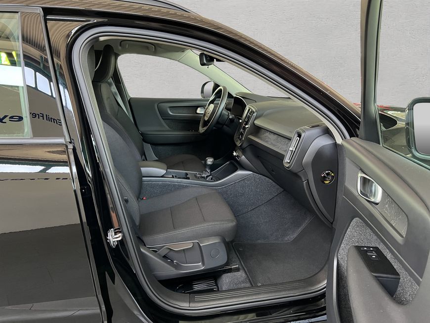Volvo  Momentum Core
