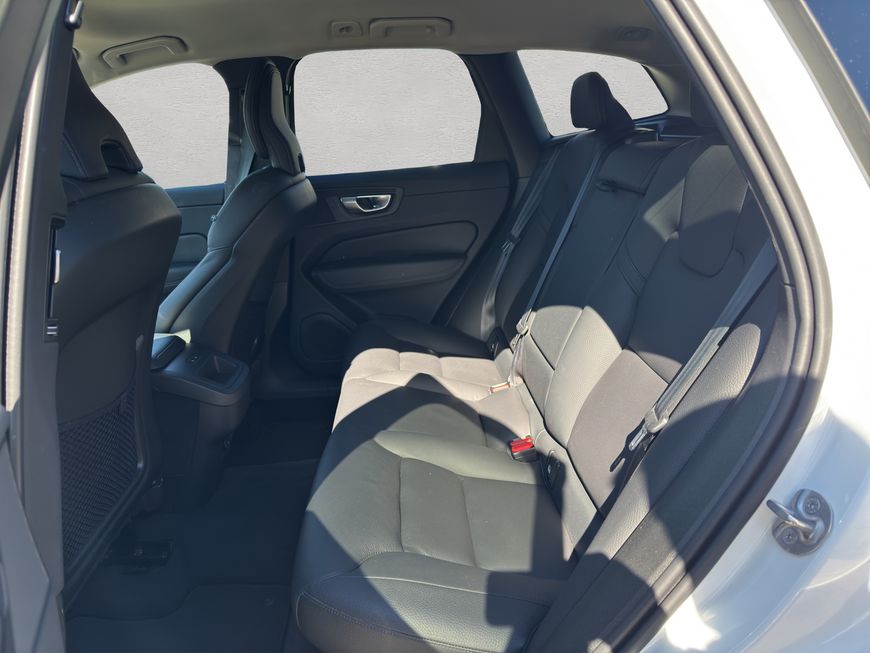 Volvo  Plus Dark