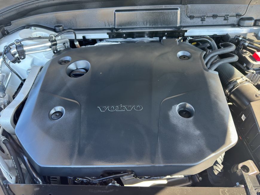 Volvo  Plus Dark