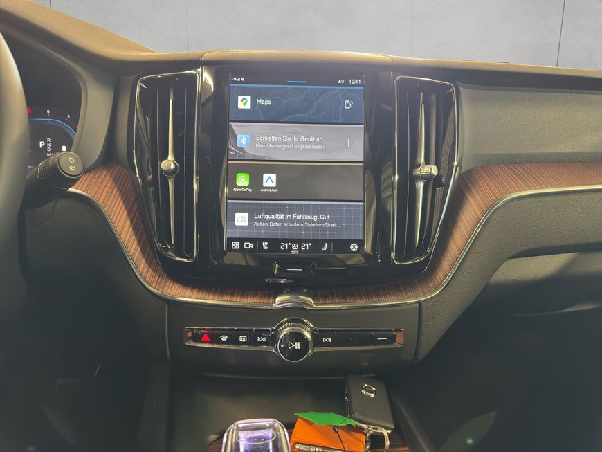 Volvo  Plus Dark