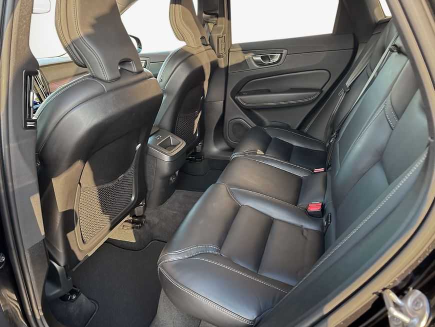 Volvo  Plus Dark