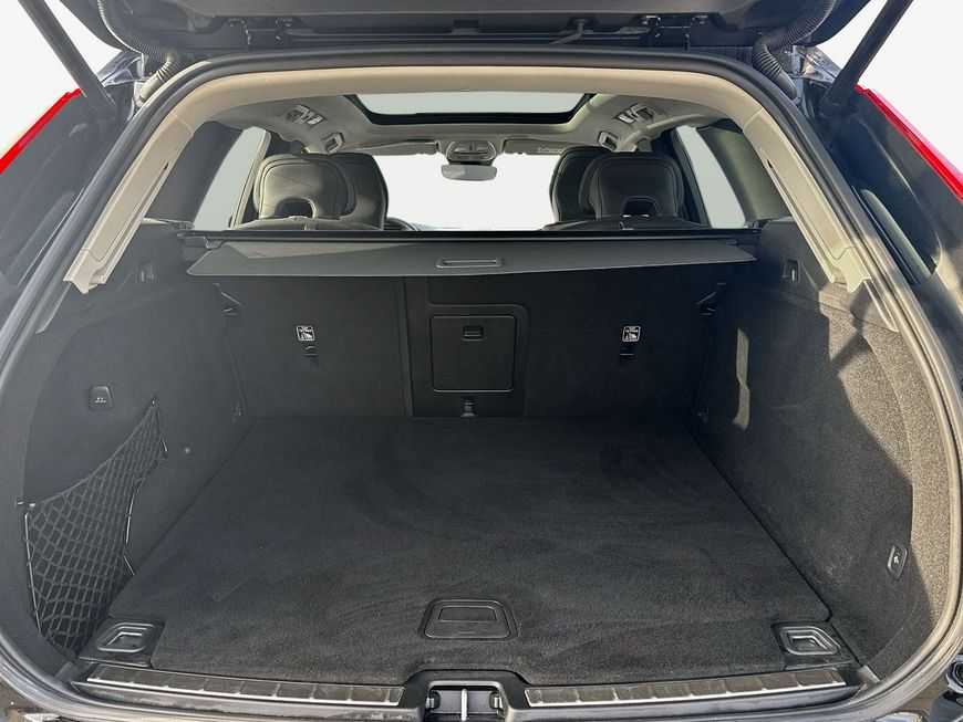 Volvo  Plus Dark