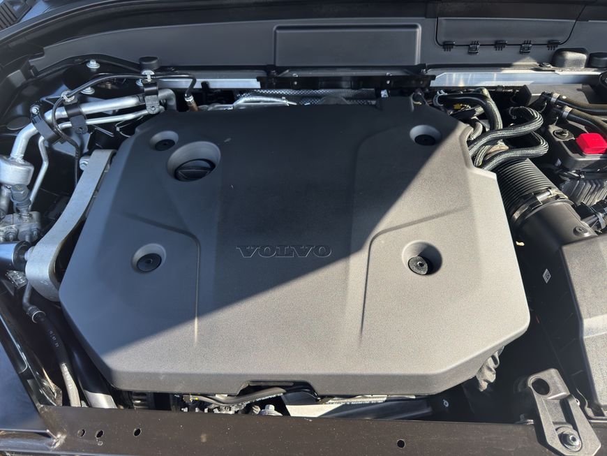 Volvo  Plus Dark