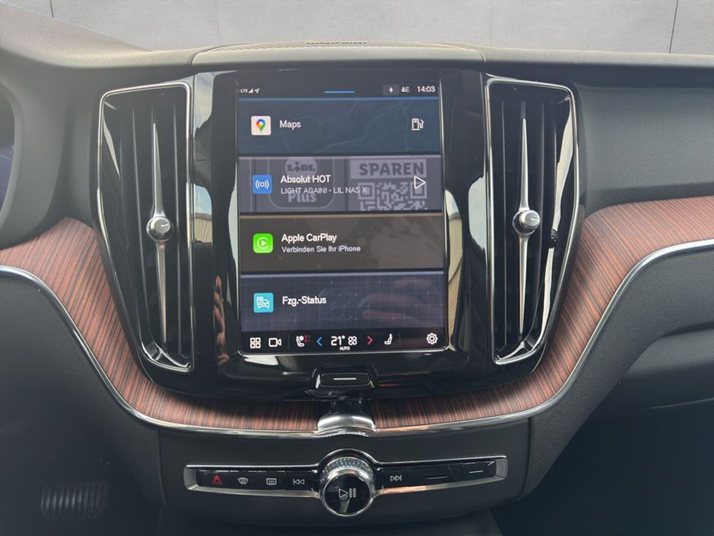 Volvo  Plus Dark