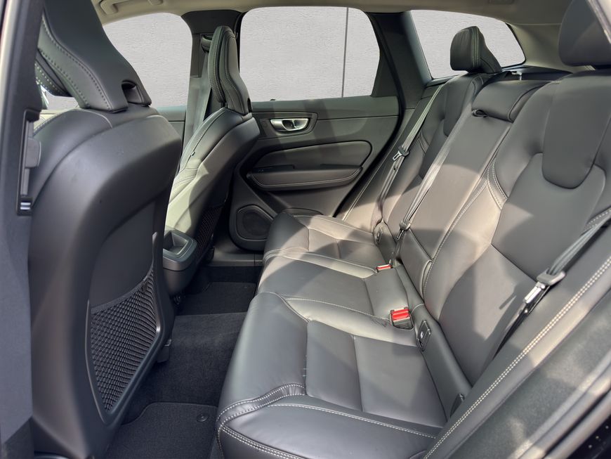 Volvo  Plus Dark
