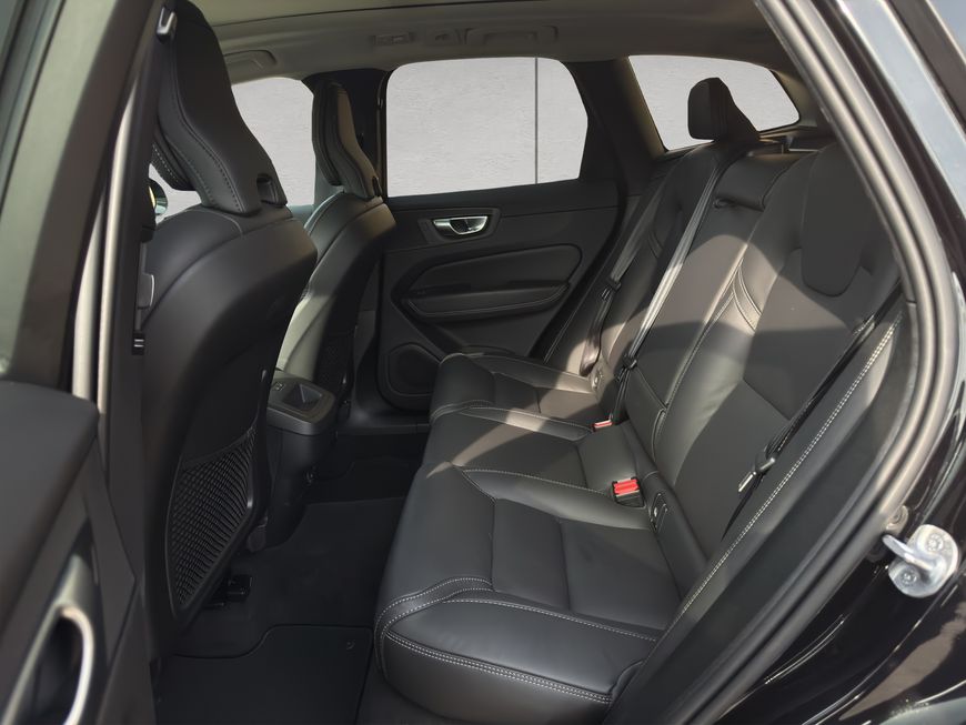 Volvo  Plus Dark