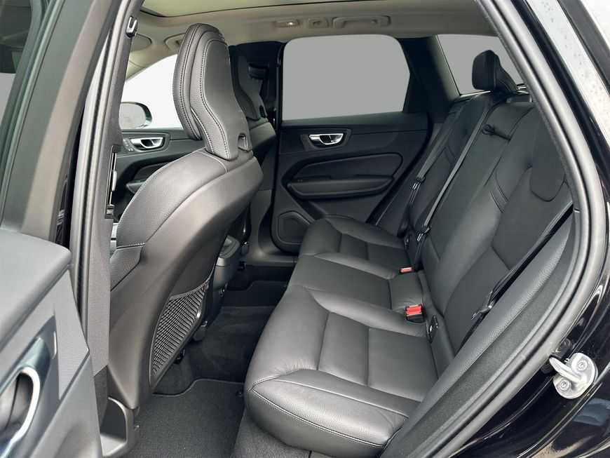 Volvo  Plus Dark