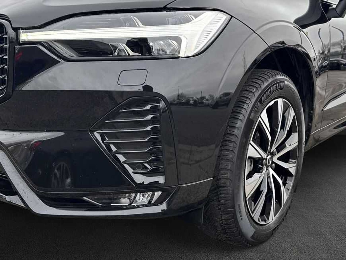 Volvo  Plus Dark