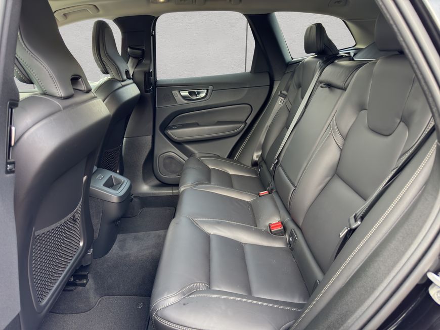 Volvo  Plus Dark