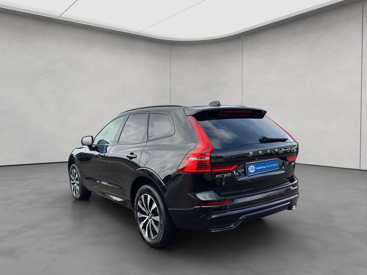 Volvo  Plus Dark