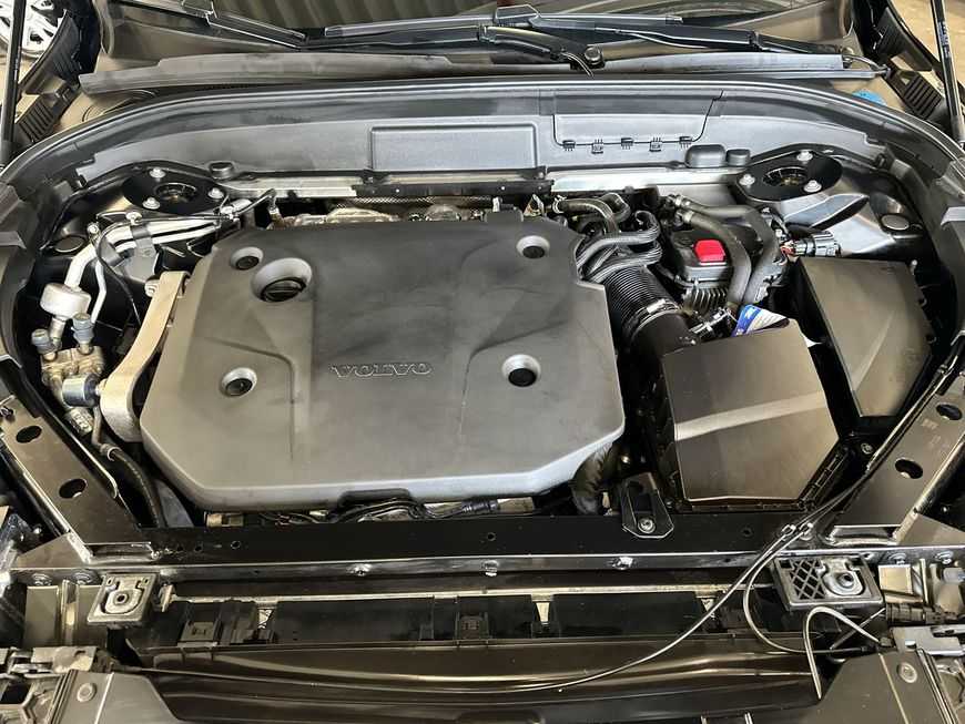 Volvo  Plus Dark