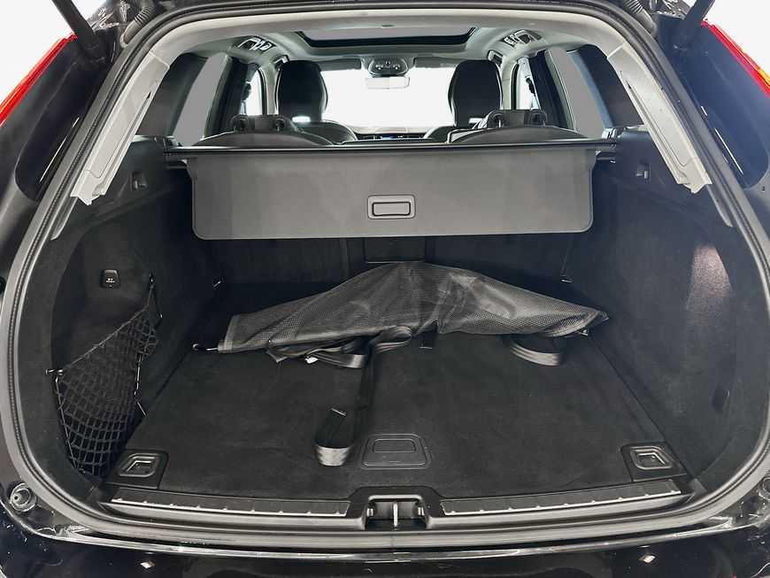 Volvo  Plus Dark