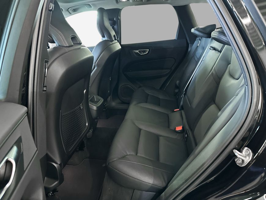 Volvo  Plus Dark