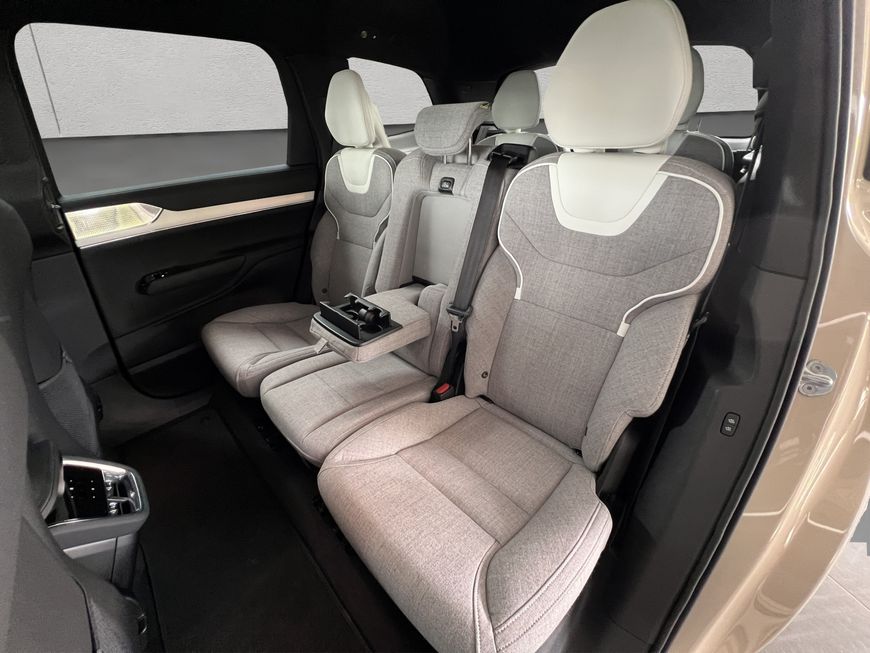 Volvo  (7-Sitzer)