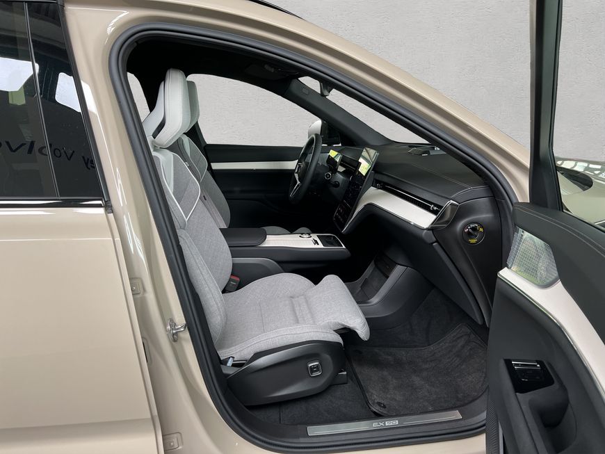 Volvo  (7-Sitzer)