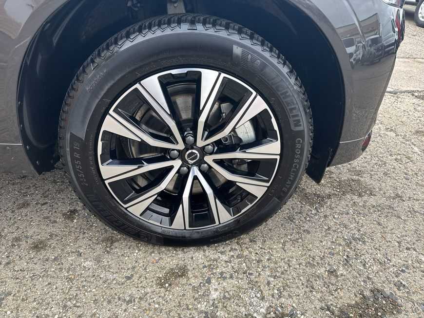 Volvo  Plus Dark