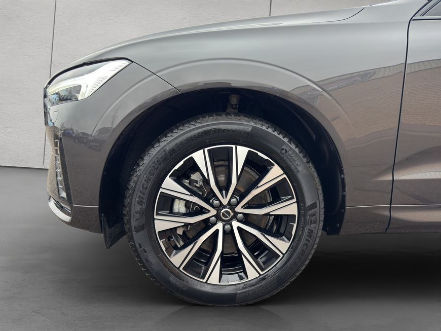 Volvo  Plus Dark