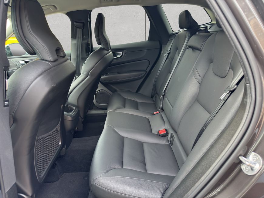 Volvo  Plus Dark