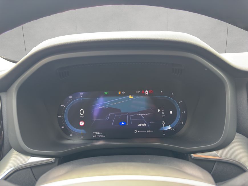 Volvo  Plus Dark