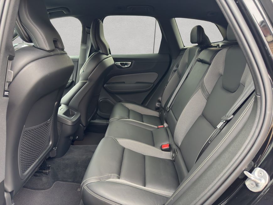 Volvo  Plus Dark
