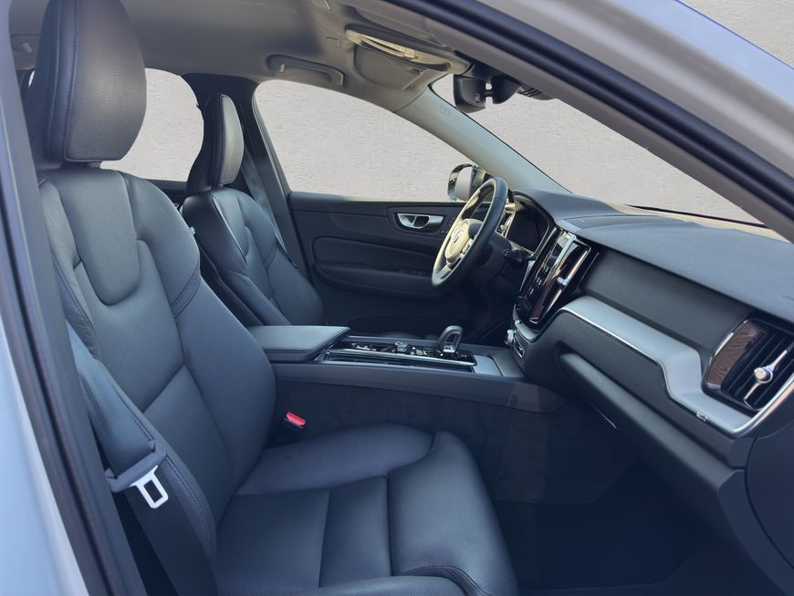 Volvo  Plus Dark
