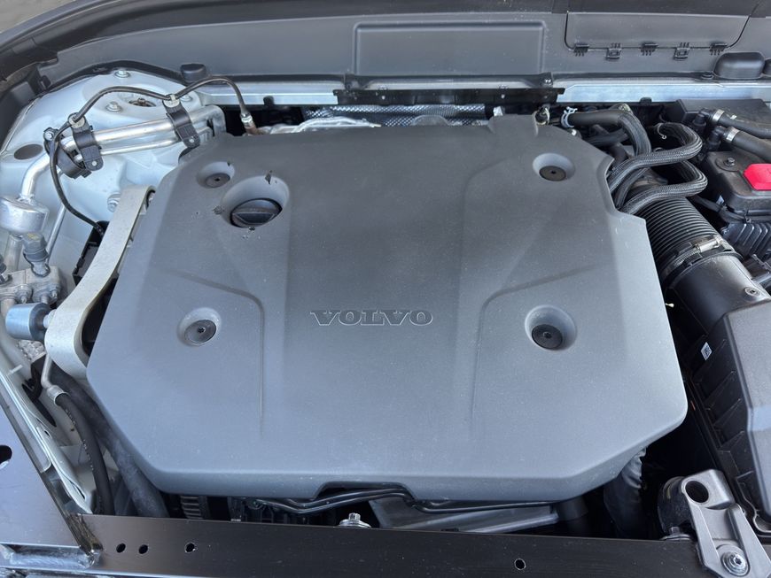 Volvo  Plus Dark
