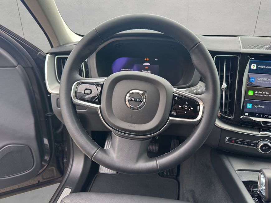Volvo  Plus Dark