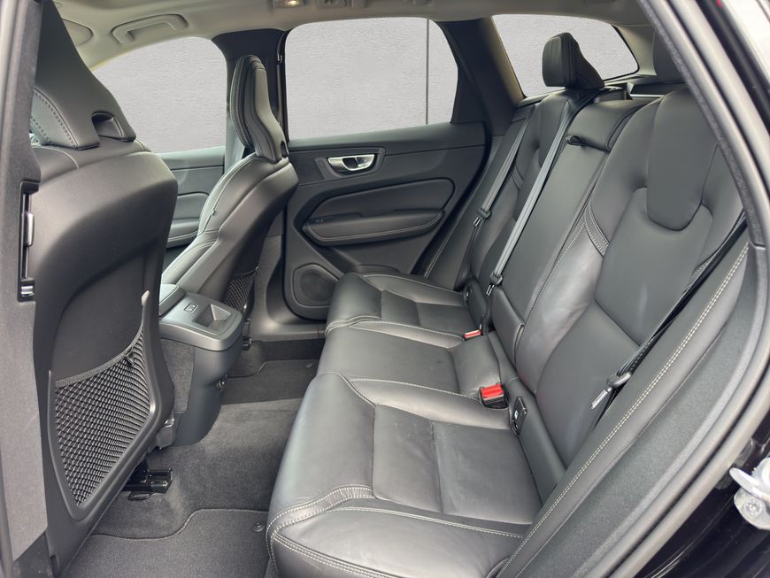 Volvo  Plus Dark