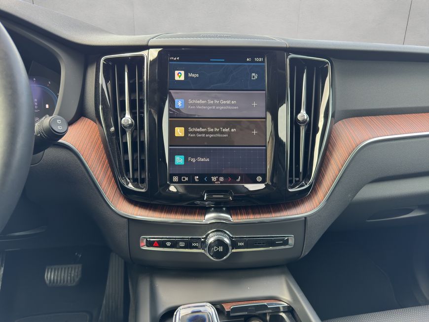 Volvo  Plus Dark