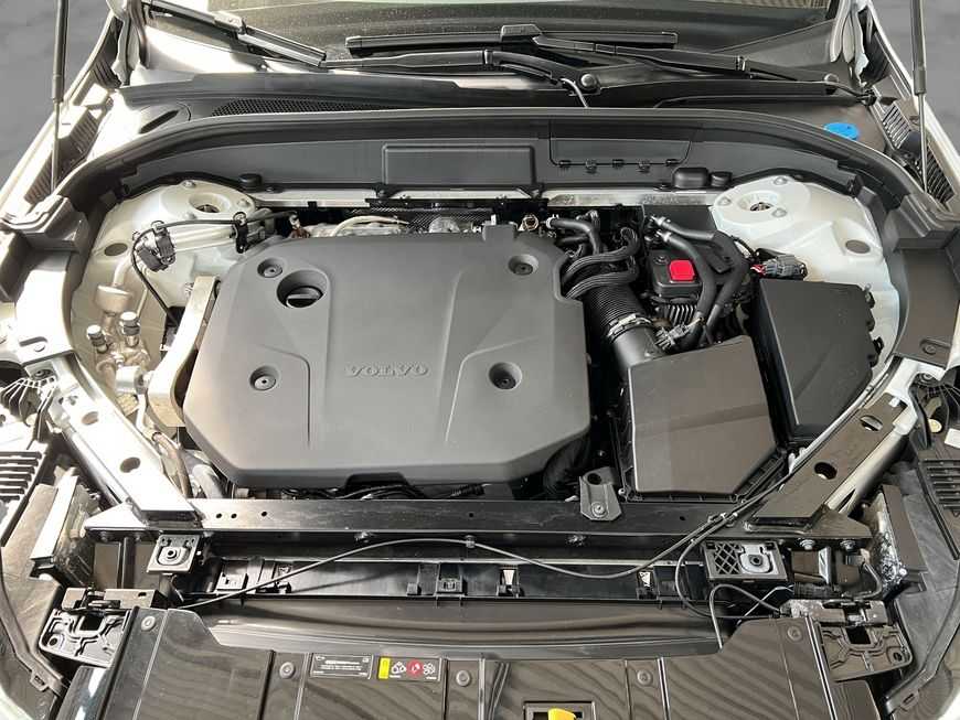 Volvo  Plus Dark
