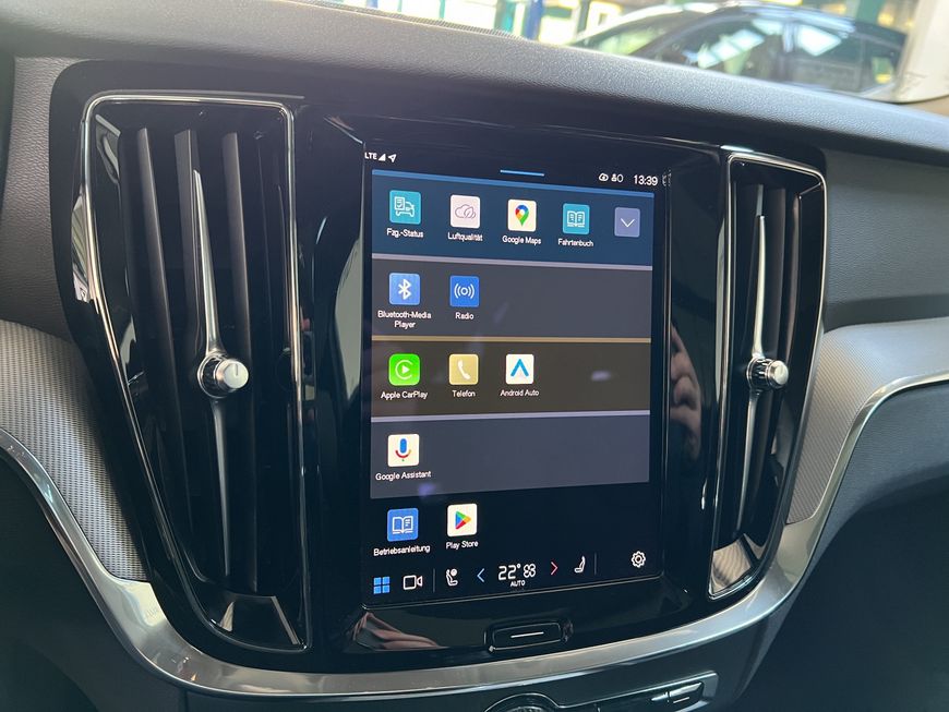 Volvo  Plus Dark