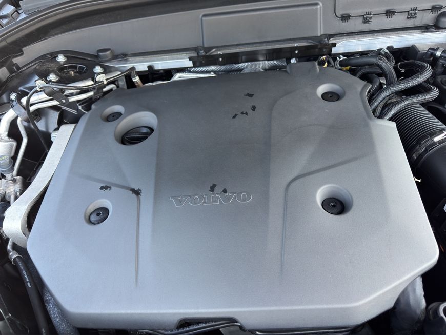 Volvo  Plus Dark