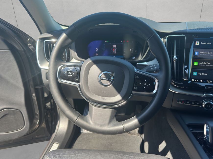 Volvo  Plus Dark