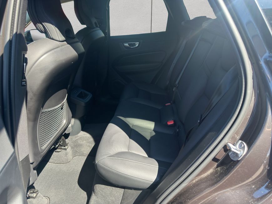 Volvo  Plus Dark