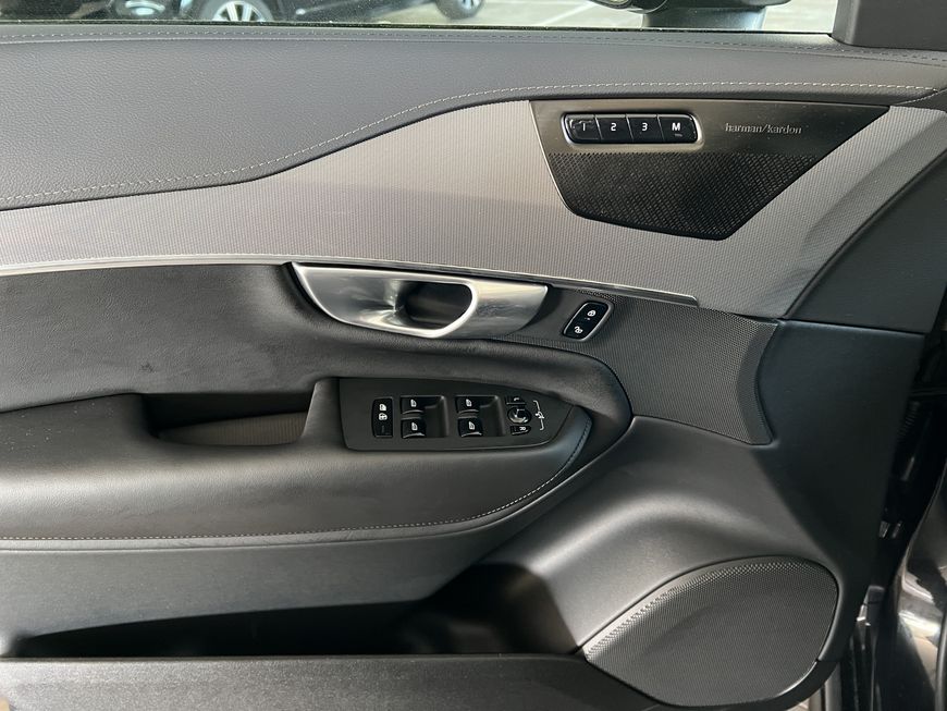 Volvo  Plus Bright