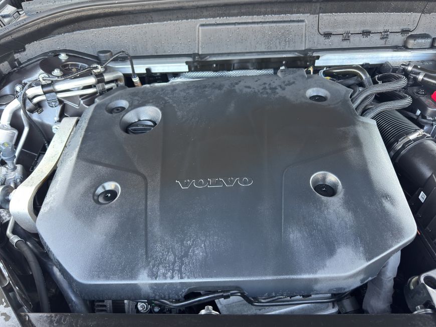 Volvo  Plus Dark