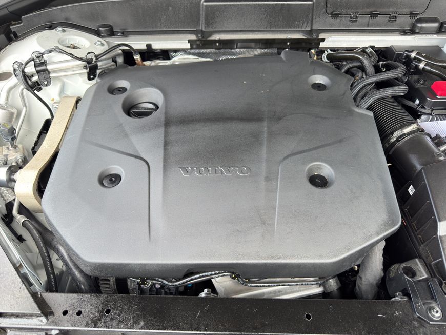 Volvo  Plus Dark