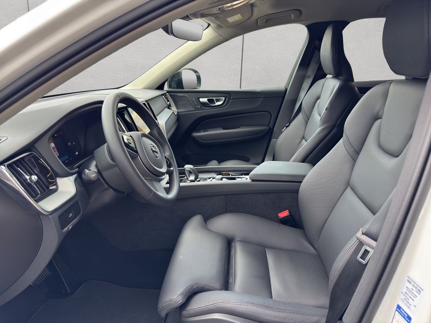 Volvo  Plus Dark