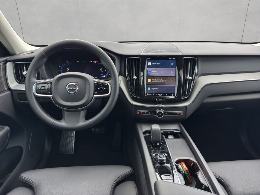 Volvo  Plus Dark