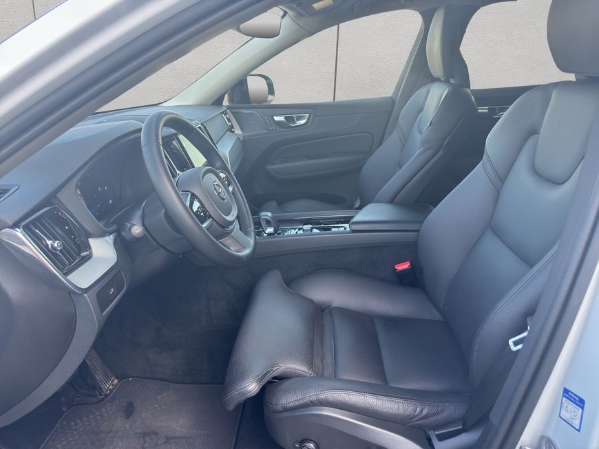 Volvo  Plus Dark