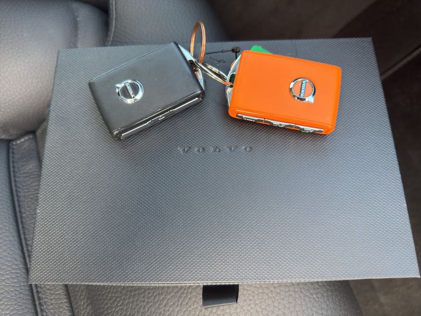 Volvo  Plus Bright