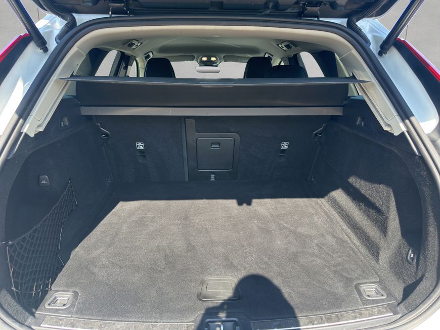 Volvo  Plus Dark